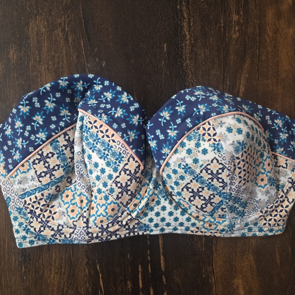 NWT Adore Me Floral Patterned Bikini Top